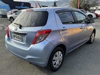 2013 Toyota Vitz - Thumbnail