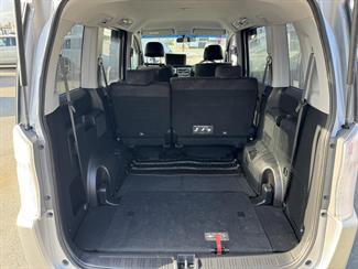 2011 Honda Step Wagon - Thumbnail